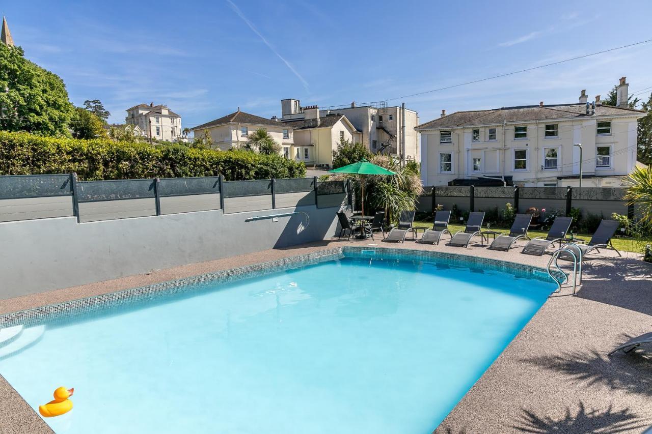 Отель The Devon Court Торки Экстерьер фото